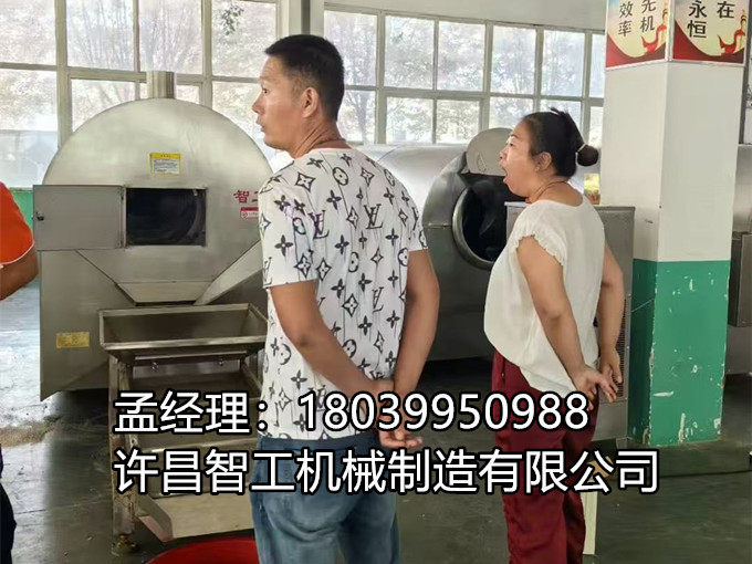 客戶試機(jī)炒制膨化蝦片，共探美味新商機(jī)